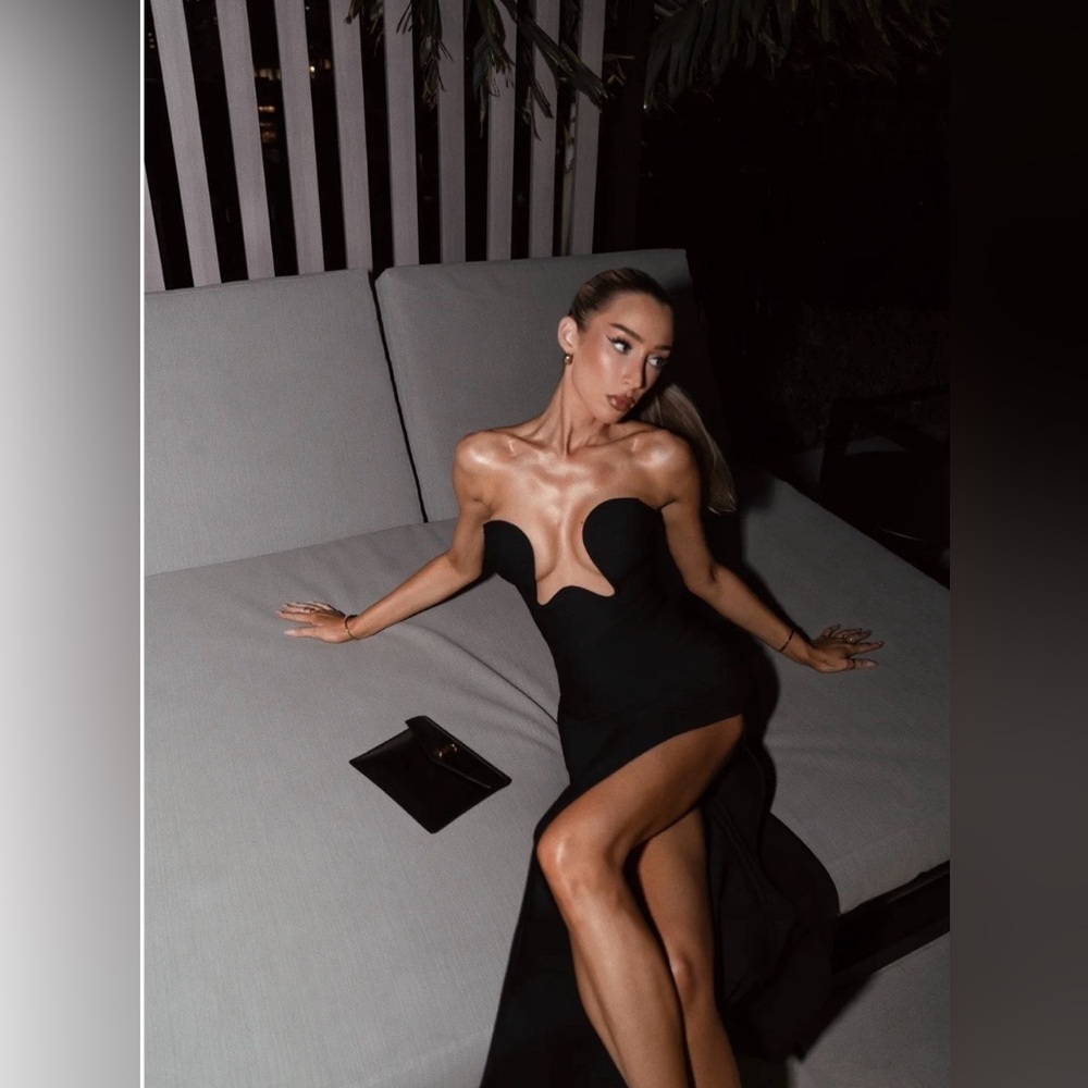 Elegant Black Strapless Evening Dress
